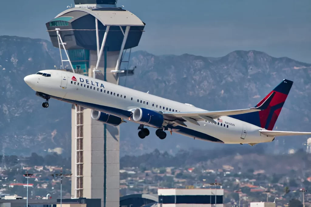 Delta Flight DL275 Was Diverted to LAX